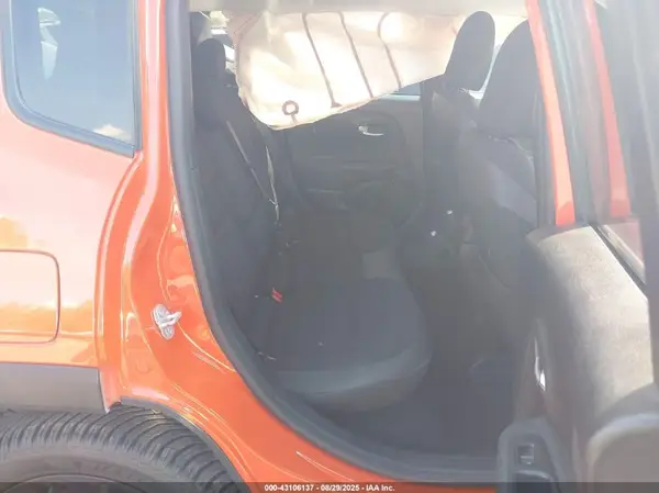 ZACCJBBB6HPF27549 2017 JEEP RENEGADE - Image 8