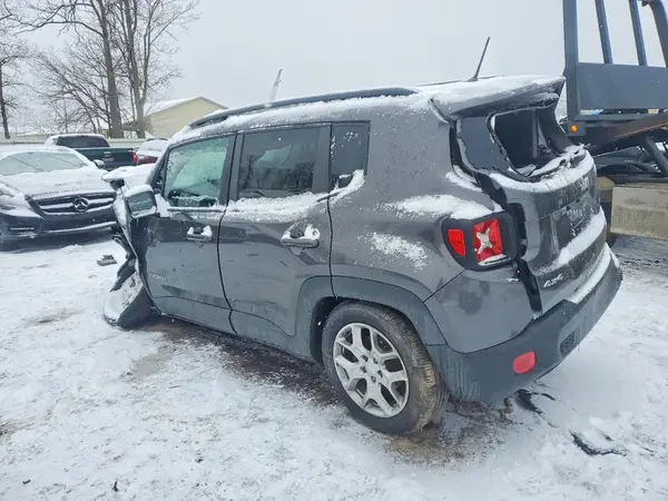 ZACCJBBB6HPG02749 2017 JEEP RENEGADE - Image 2