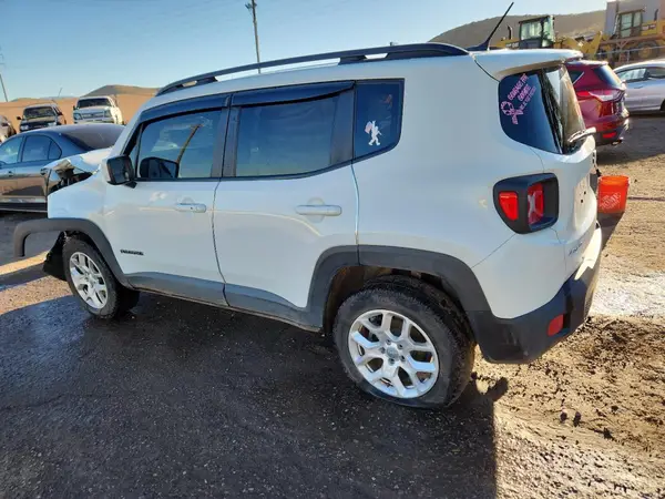 ZACCJBBB6HPG12858 2017 JEEP RENEGADE - Image 2