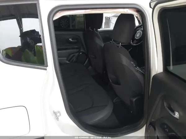 ZACCJBBB6HPG21933 2017 JEEP RENEGADE - Image 8