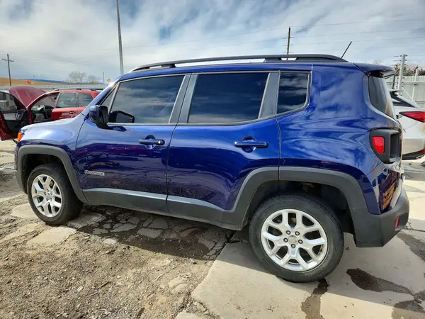 ZACCJBBB6HPG35962 2017 JEEP RENEGADE - Image 2