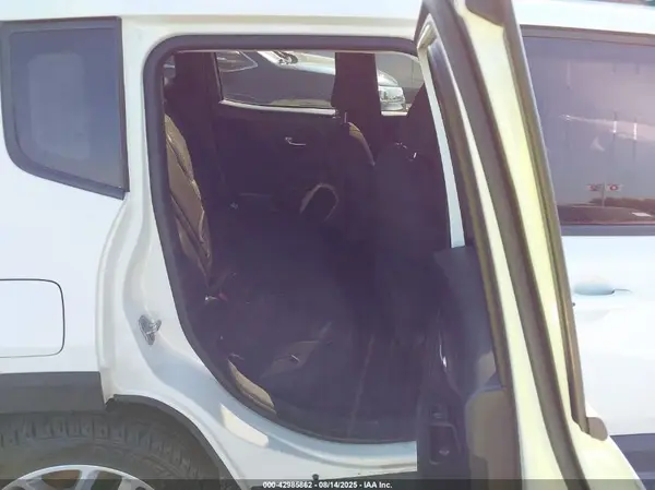 ZACCJBBB6HPG49554 2017 JEEP RENEGADE - Image 8