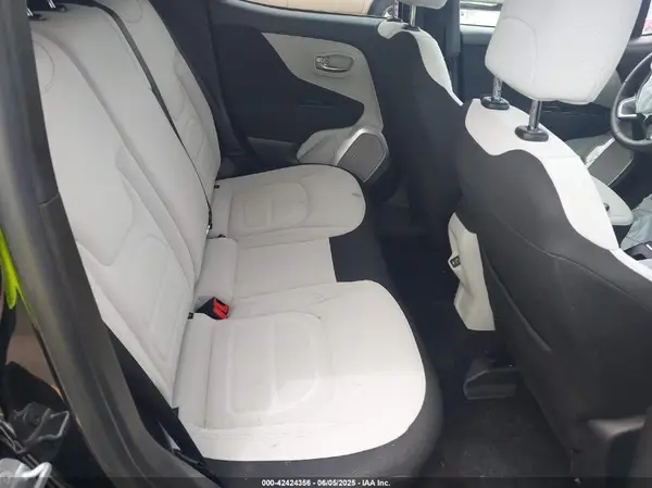 ZACCJBBB6JPG77621 2018 JEEP RENEGADE - Image 8