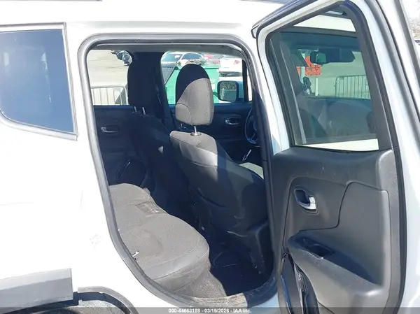 ZACCJBBB6JPH04591 2018 JEEP RENEGADE - Image 8