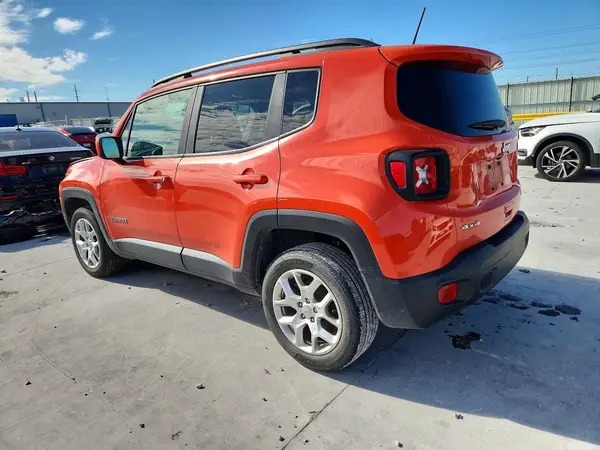 ZACCJBBB6JPH12397 2018 JEEP RENEGADE - Image 2