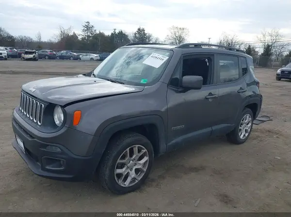 ZACCJBBB6JPH21178 2018 JEEP RENEGADE - Image 2