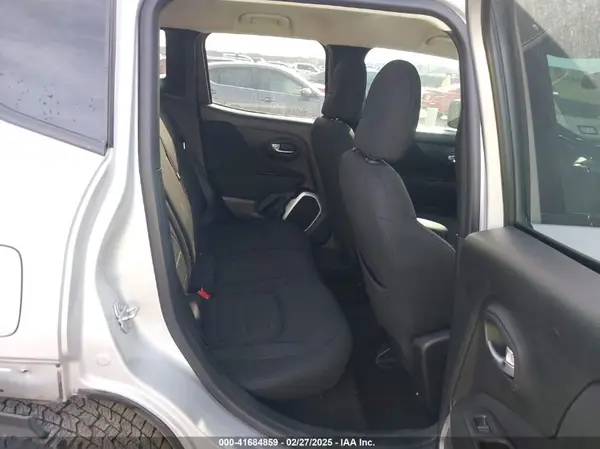 ZACCJBBB6JPH25120 2018 JEEP RENEGADE - Image 8