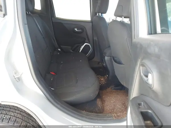 ZACCJBBB6JPH45173 2018 JEEP RENEGADE - Image 8