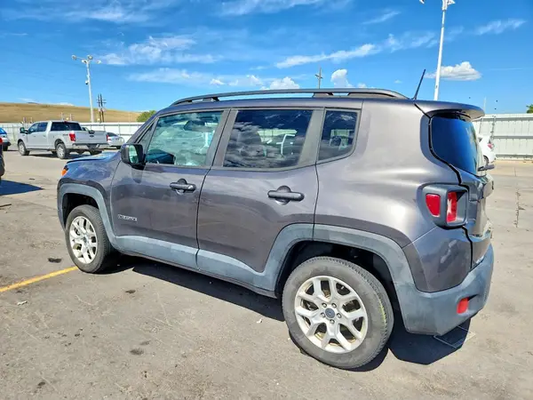 ZACCJBBB6JPH65326 2018 JEEP RENEGADE - Image 2
