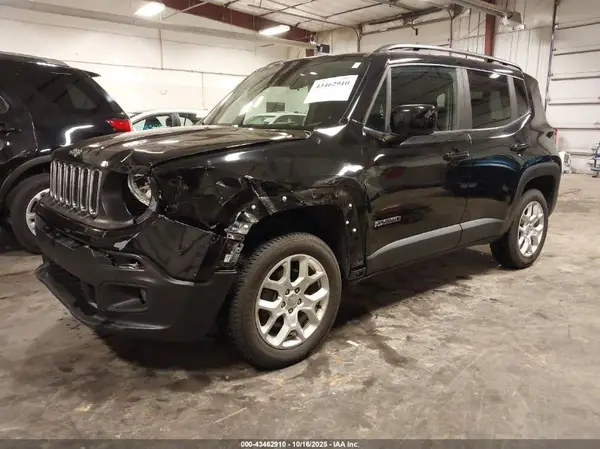 ZACCJBBB6JPH65519 2018 JEEP RENEGADE - Image 2