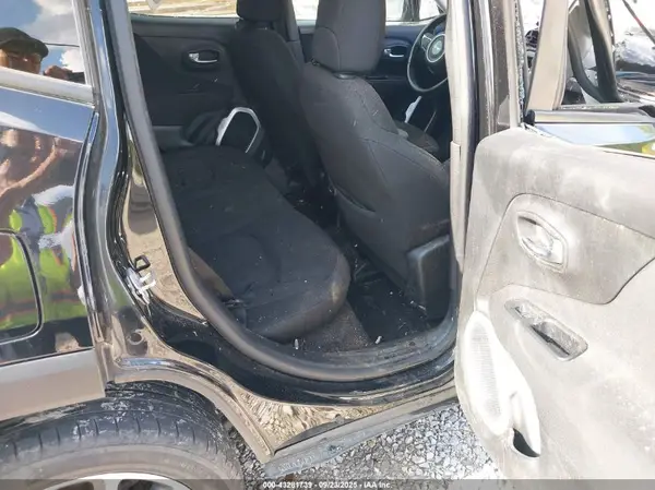 ZACCJBBB6JPH67545 2018 JEEP RENEGADE - Image 8