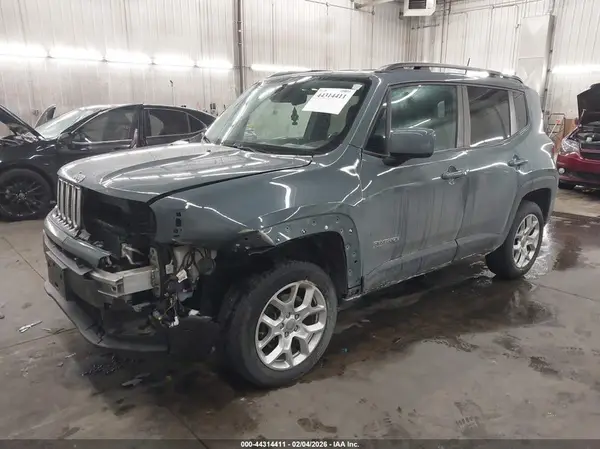 ZACCJBBB6JPH96057 2018 JEEP RENEGADE - Image 2