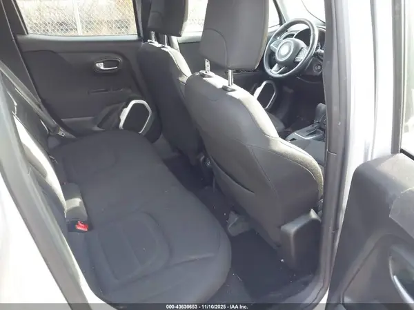 ZACCJBBB6JPH96625 2018 JEEP RENEGADE - Image 8