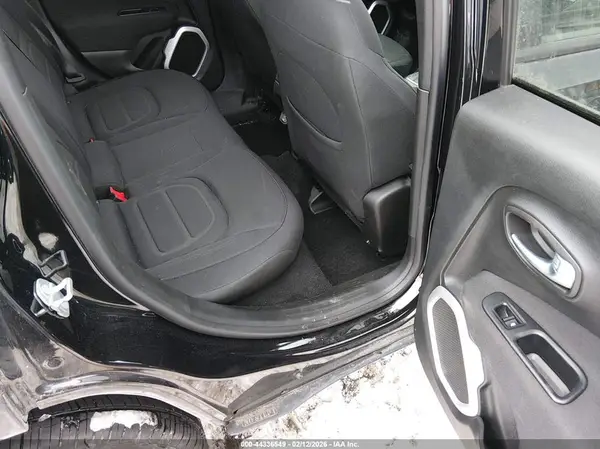 ZACCJBBB6JPJ11679 2018 JEEP RENEGADE - Image 8