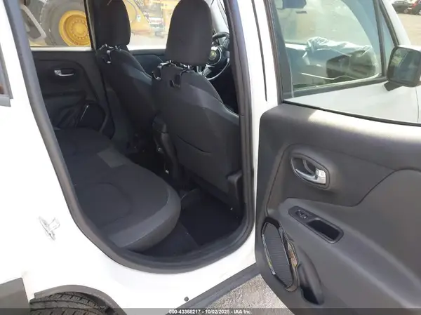 ZACCJBBB6JPJ12783 2018 JEEP RENEGADE - Image 8