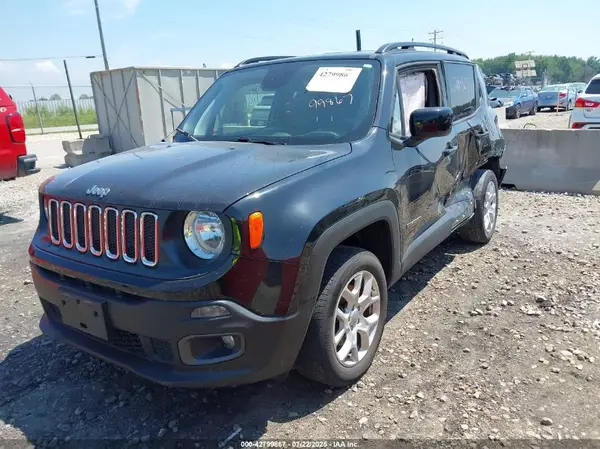ZACCJBBB6JPJ28109 2018 JEEP RENEGADE - Image 2