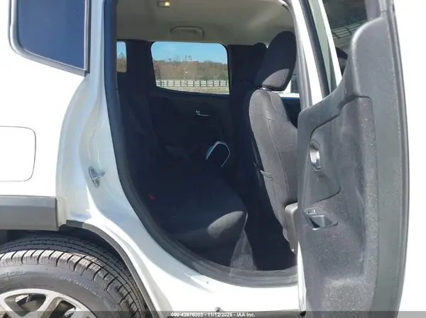 ZACCJBBB6JPJ38851 2018 JEEP RENEGADE - Image 8