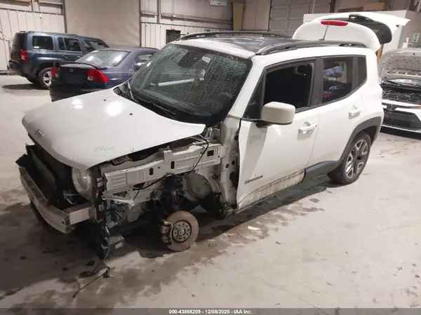 ZACCJBBB6JPJ41944 2018 JEEP RENEGADE - Image 2