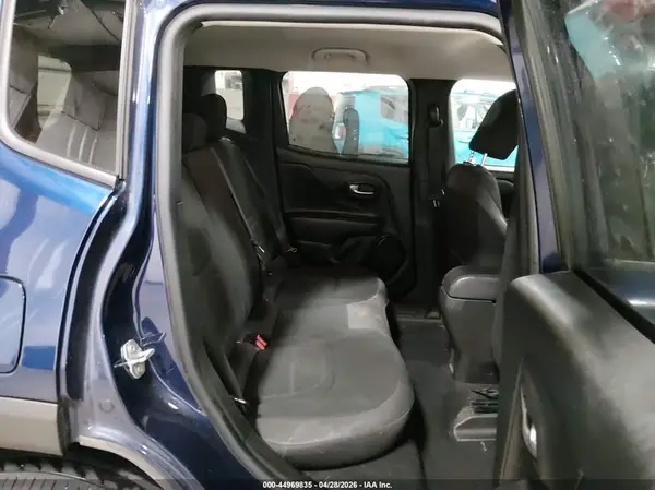 ZACCJBBB7HPE64865 2017 JEEP RENEGADE - Image 8