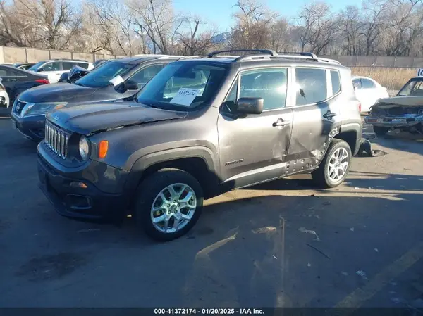 ZACCJBBB7HPE81942 2017 JEEP RENEGADE - Image 2