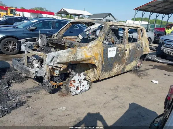 ZACCJBBB7HPE88857 2017 JEEP RENEGADE - Image 2