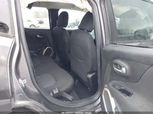 ZACCJBBB7HPF11604 2017 JEEP RENEGADE - Image 8