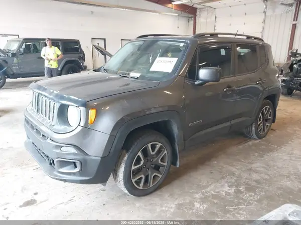 ZACCJBBB7HPF29469 2017 JEEP RENEGADE - Image 2