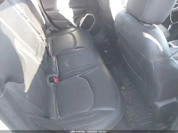 ZACCJBBB7HPF40486 2017 JEEP RENEGADE - Image 8