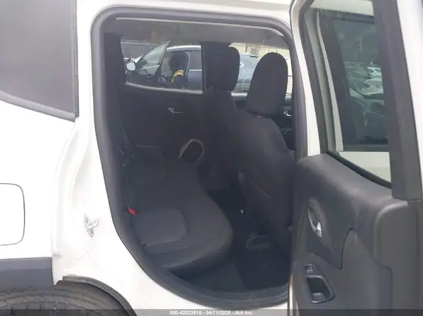 ZACCJBBB7HPF46501 2017 JEEP RENEGADE - Image 8
