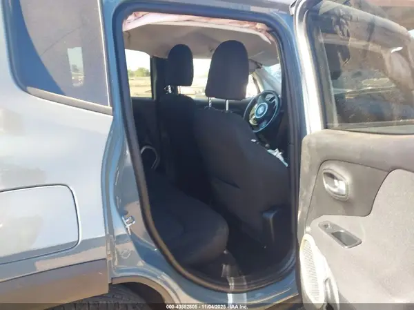 ZACCJBBB7HPF49835 2017 JEEP RENEGADE - Image 8