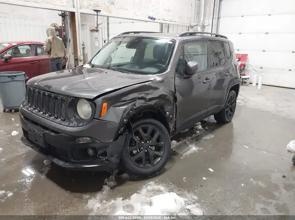 ZACCJBBB7HPG27806 2017 JEEP RENEGADE - Image 2