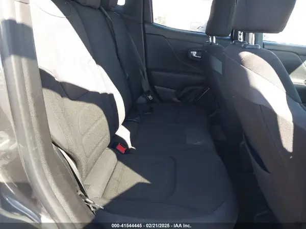 ZACCJBBB7HPG48462 2017 JEEP RENEGADE - Image 8