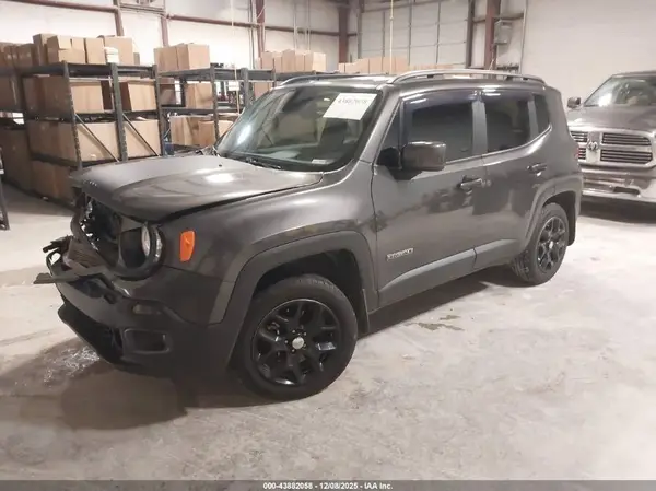 ZACCJBBB7HPG57081 2017 JEEP RENEGADE - Image 2