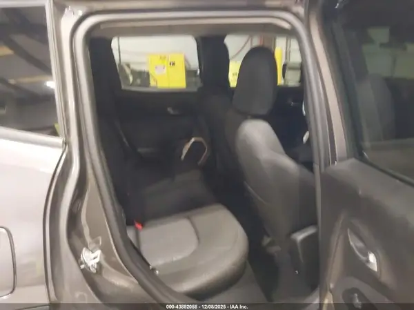 ZACCJBBB7HPG57081 2017 JEEP RENEGADE - Image 8