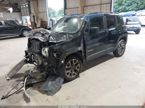 ZACCJBBB7JPG72072 2018 JEEP RENEGADE - Image 2