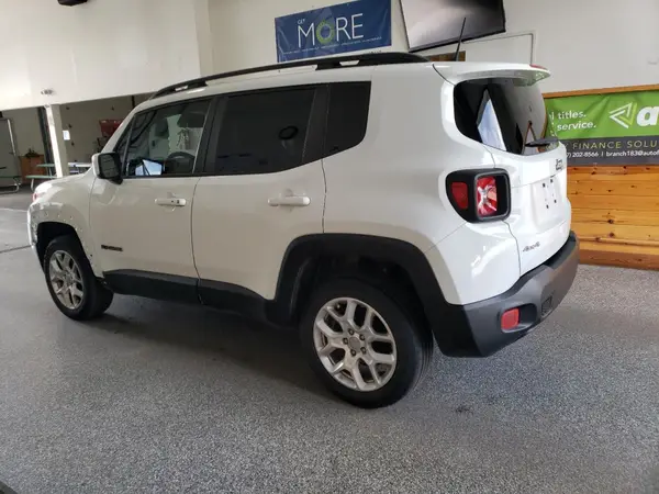 ZACCJBBB7JPH44548 2018 JEEP RENEGADE - Image 2