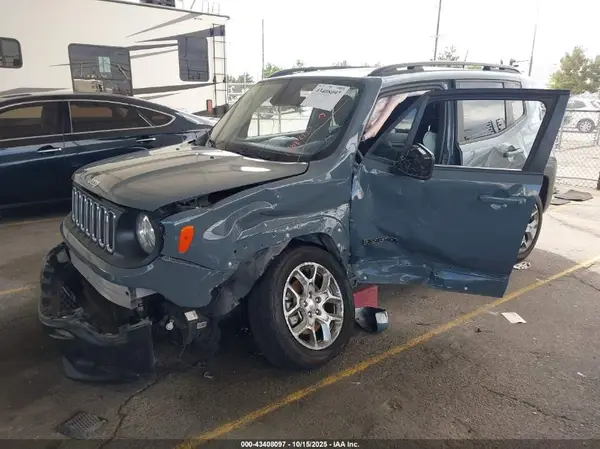 ZACCJBBB7JPH71359 2018 JEEP RENEGADE - Image 2