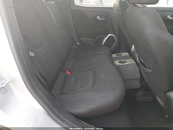 ZACCJBBB7JPH73239 2018 JEEP RENEGADE - Image 8