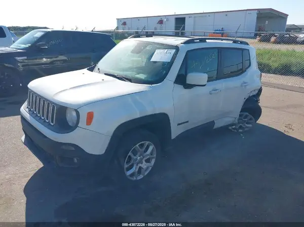 ZACCJBBB7JPH81843 2018 JEEP RENEGADE - Image 2