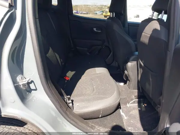 ZACCJBBB7JPJ45677 2018 JEEP RENEGADE - Image 8