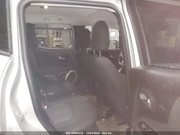 ZACCJBBB8HPE44592 2017 JEEP RENEGADE - Image 8