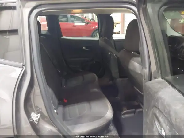 ZACCJBBB8HPE65619 2017 JEEP RENEGADE - Image 8