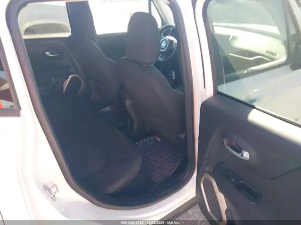 ZACCJBBB8HPF12129 2017 JEEP RENEGADE - Image 8