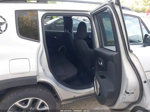 ZACCJBBB8HPF60715 2017 JEEP RENEGADE - Image 8