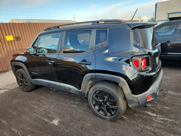 ZACCJBBB8HPF97795 2017 JEEP RENEGADE - Image 2