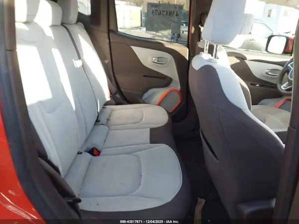 ZACCJBBB8HPG01750 2017 JEEP RENEGADE - Image 8