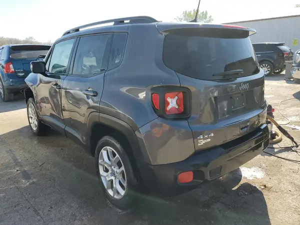 ZACCJBBB8JPH03779 2018 JEEP RENEGADE - Image 2