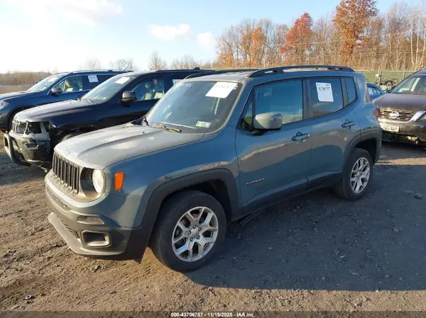 ZACCJBBB8JPH28956 2018 JEEP RENEGADE - Image 2