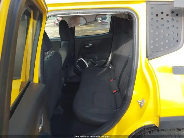 ZACCJBBB8JPH33185 2018 JEEP RENEGADE - Image 8