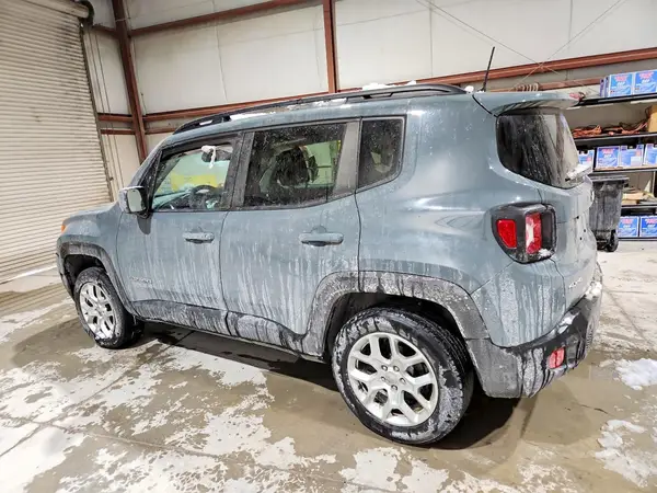 ZACCJBBB8JPH39777 2018 JEEP RENEGADE - Image 2